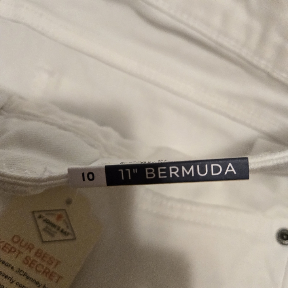 New! St. Johns Bay 11in Bermunda Short White Size 10 - Picture 6 of 10